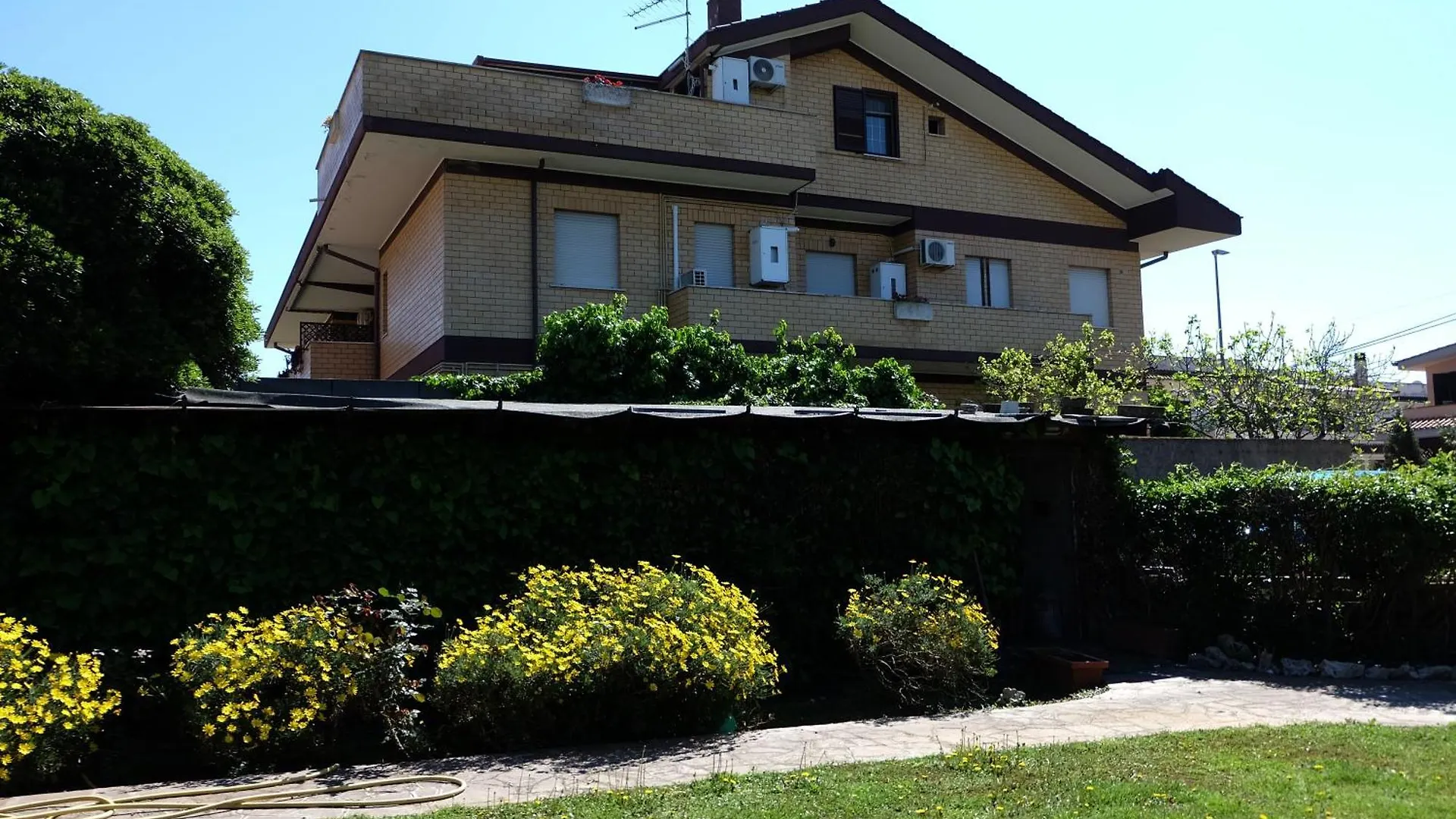 Comfort Penthouse - One-Bedroom Suite - Fiumicino Airport Apartment