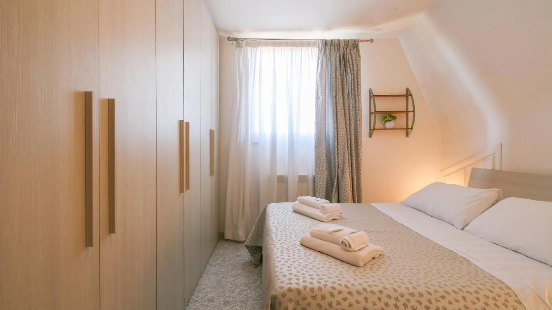 Comfort Penthouse - One-Bedroom Suite - Fiumicino Airport