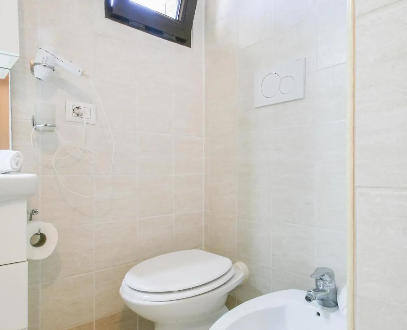 Comfort Penthouse - One-Bedroom Suite - Fiumicino Airport Apartment