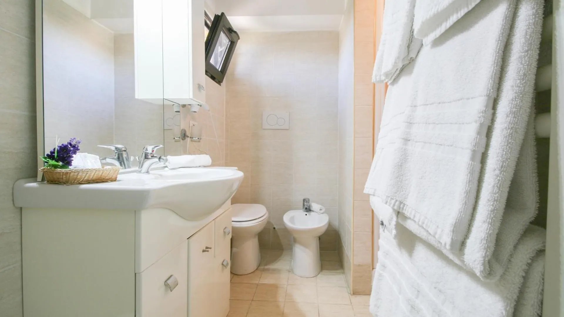 Comfort Penthouse - One-Bedroom Suite - Fiumicino Airport Italy