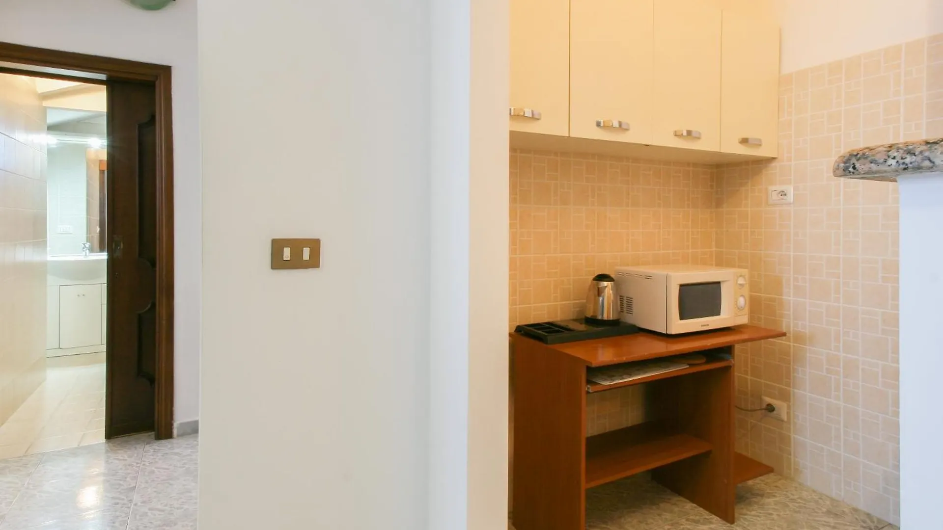 Apartment Comfort Penthouse - One-Bedroom Suite - Fiumicino Airport Italy