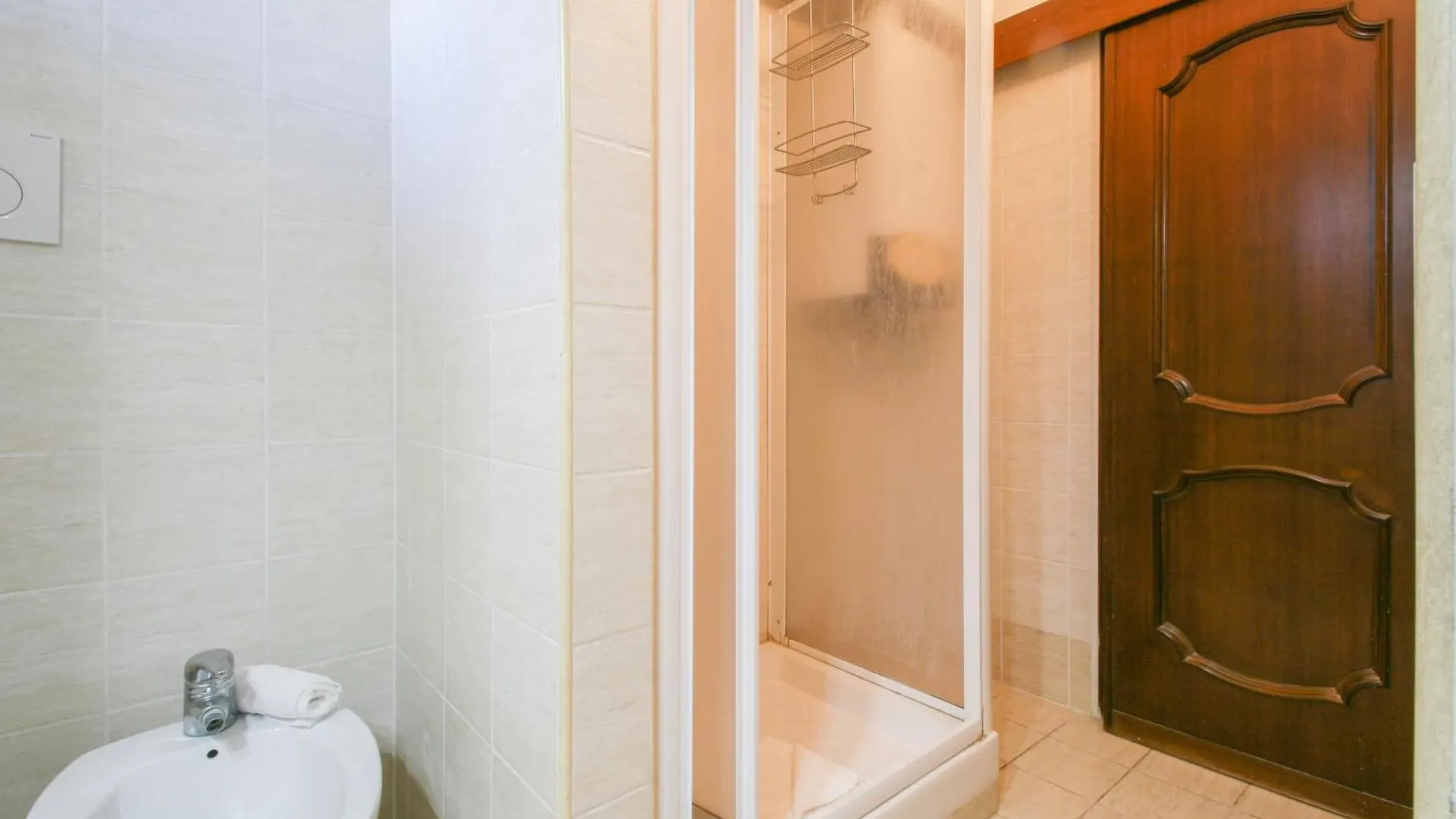Comfort Penthouse - One-Bedroom Suite - Fiumicino Airport Apartment